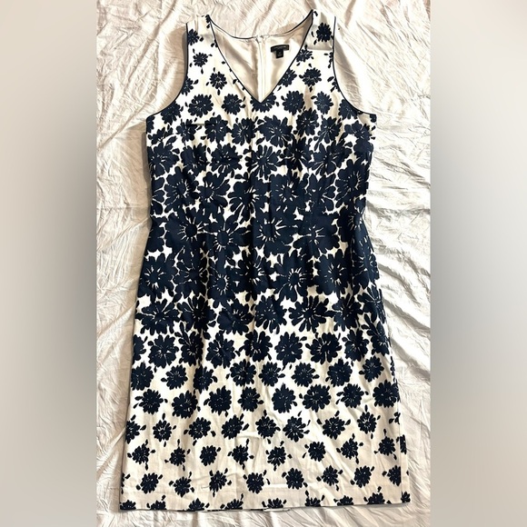 Ann Taylor Dark Blue and White Floral Sleeveless Dress Summer Women’s Size 12 - Picture 1 of 15